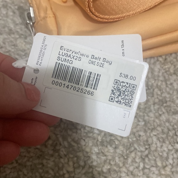 NWT Lululemon Everywhere Belt Bag 1L in Summer Glow - Picture 10 of 11